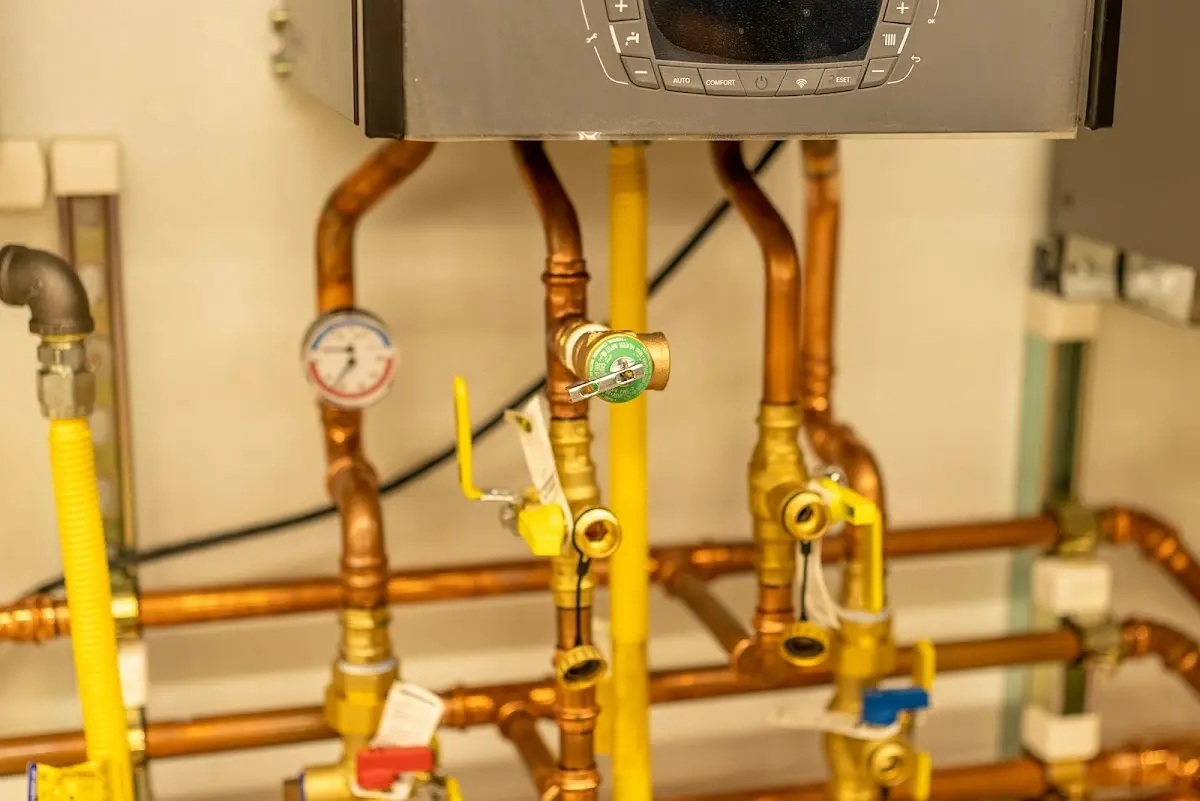 Licensed technician providing Emergency Plumbing for a homeowner in Cave Springs